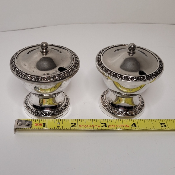 Two Ianthe Silverplate Vintage Mustard Pots w Blue Inserts Floral Design England - Picture 8 of 10